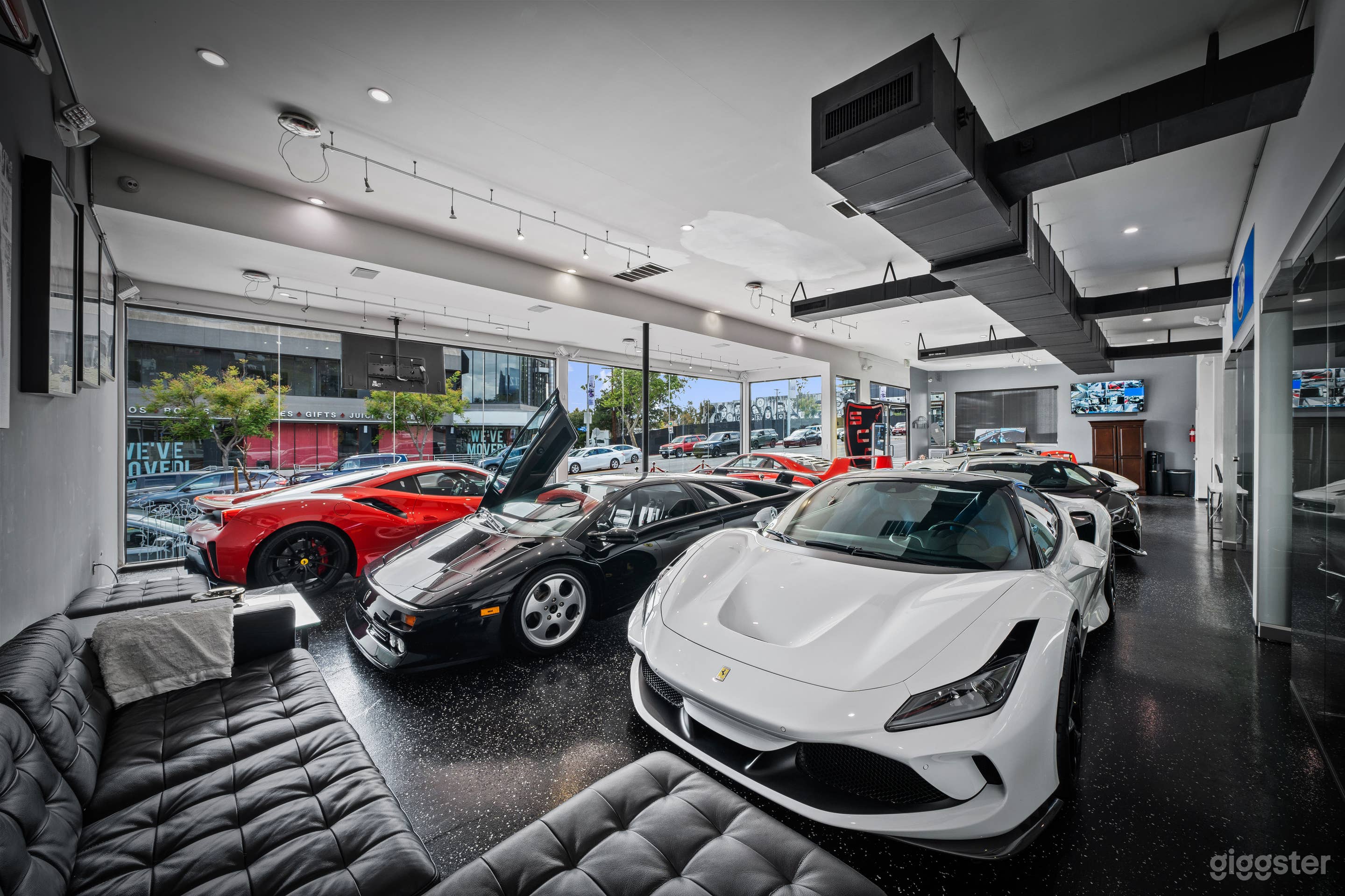 THE SUPERCAR SHOWROOM: A HIGH-OCTANE FILMING HAVEN Photo 3