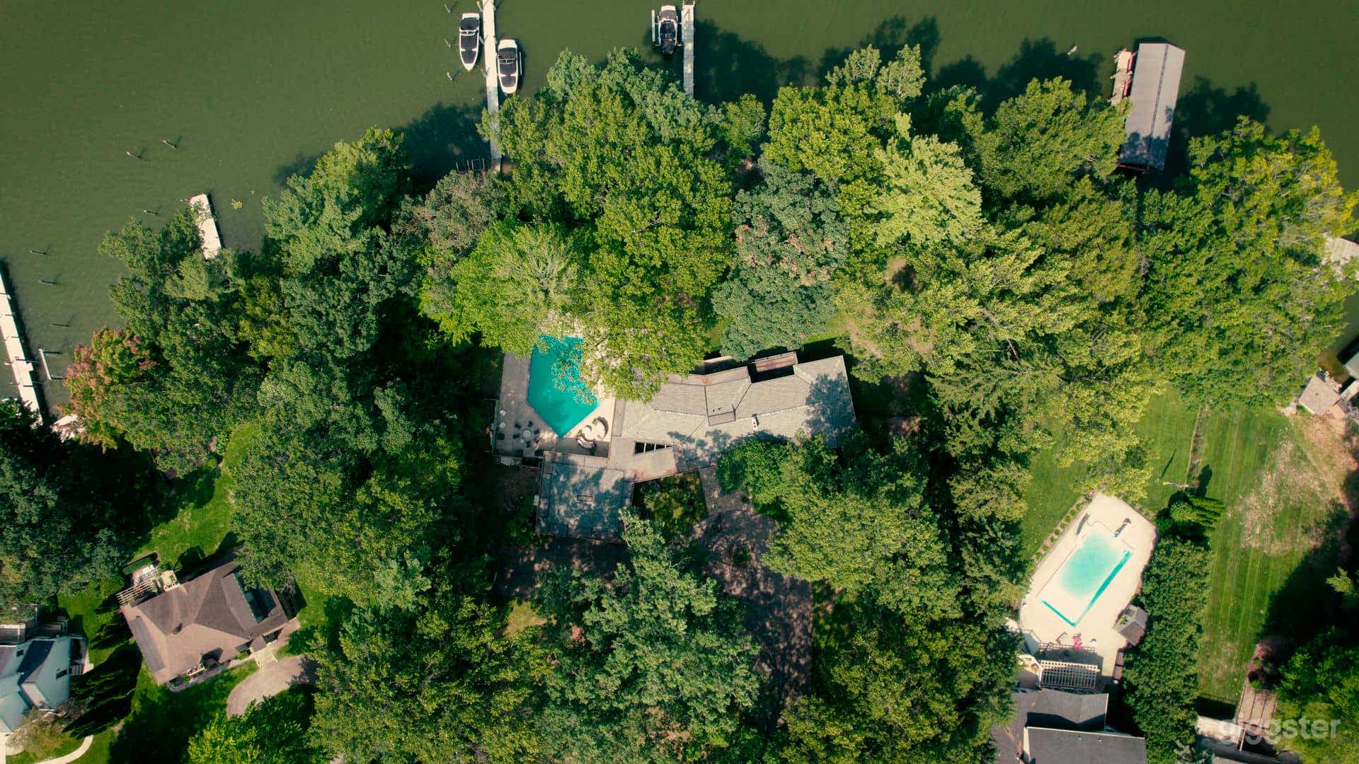 Water front Mid-century Modern Retreat Photo 2