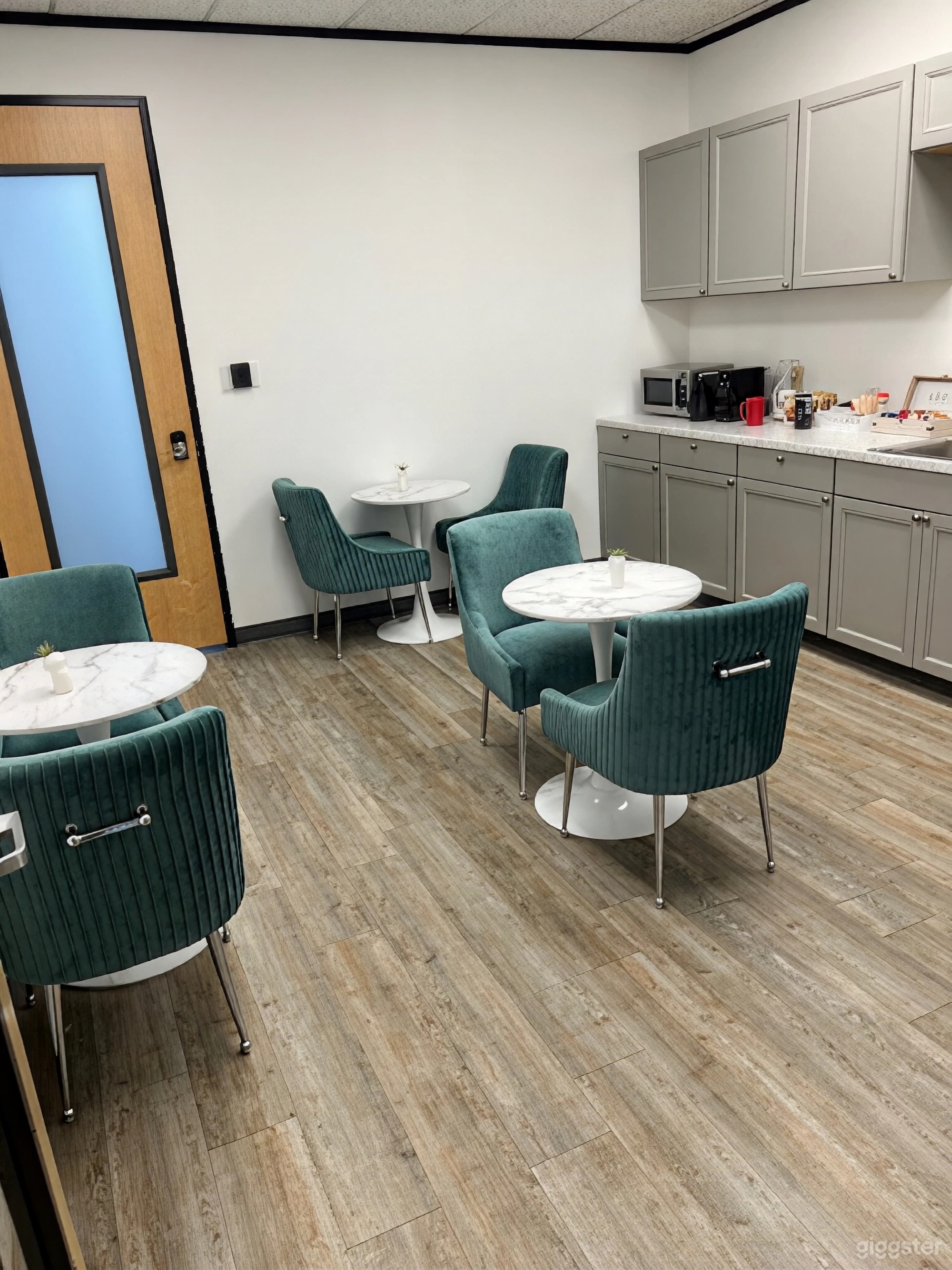 Sleek & Modern Corporate Office Breakroom Photo 3