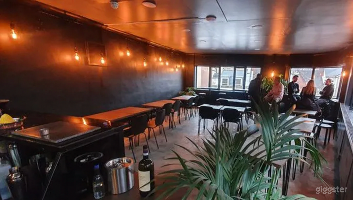 The Black Bar Photo 3