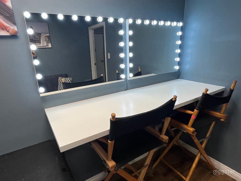  82' 3-wall Pre-lit Green Screen Cyc Studio 