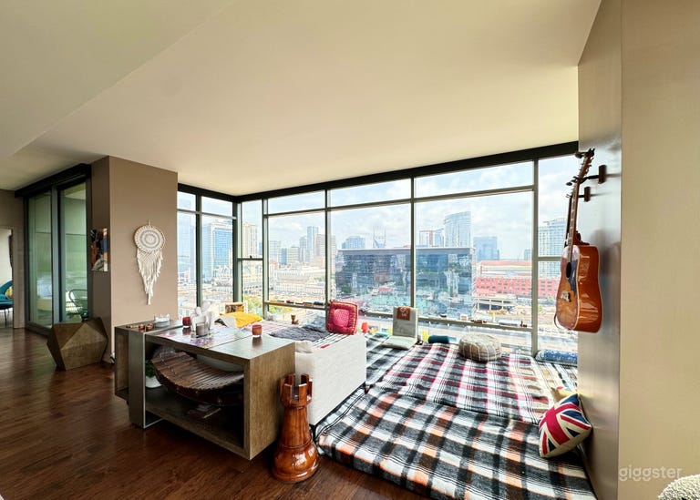  Luxury condo w/ city view, near downtown 