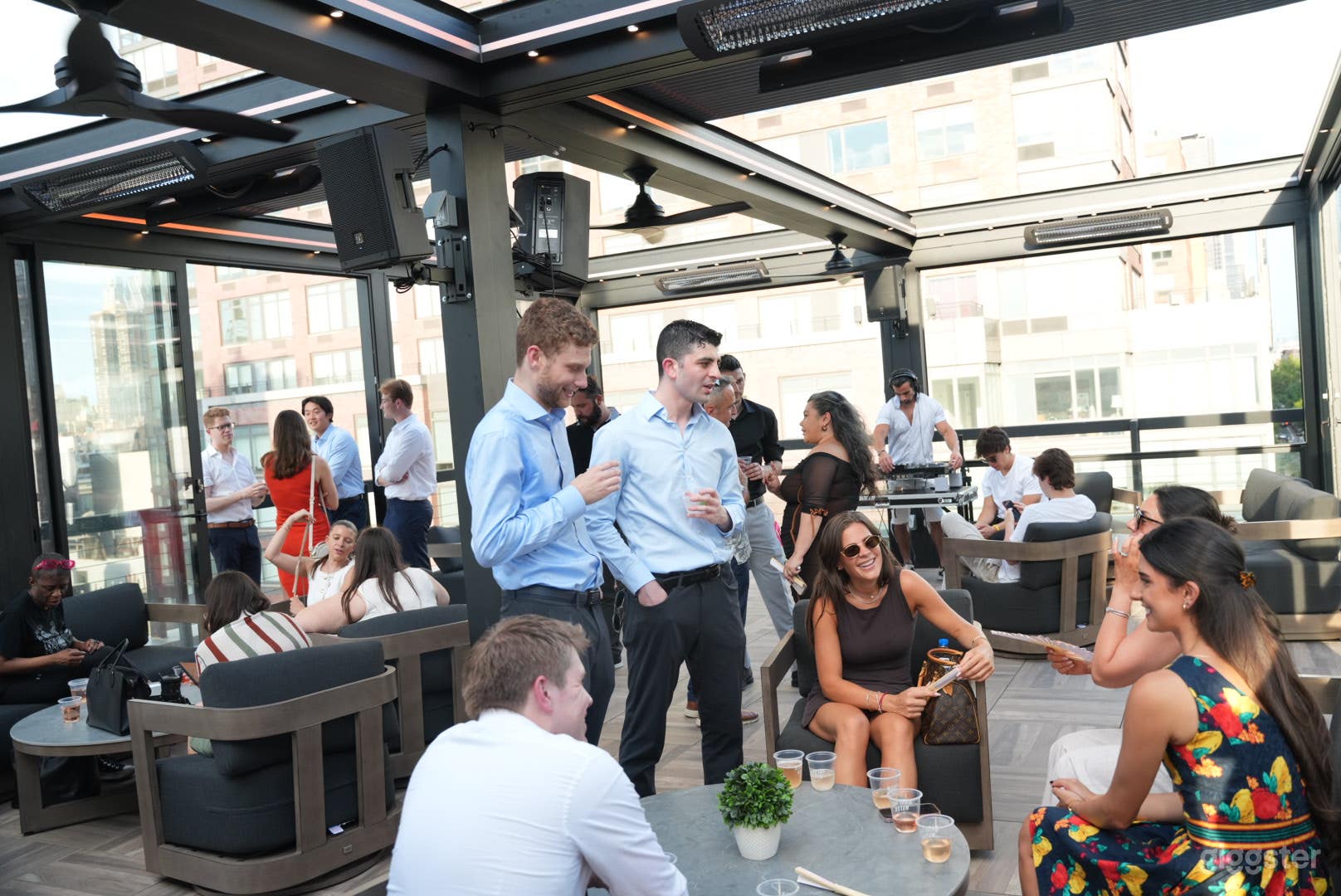 Rooftop Corporate event space (Retractable roof) Photo 3