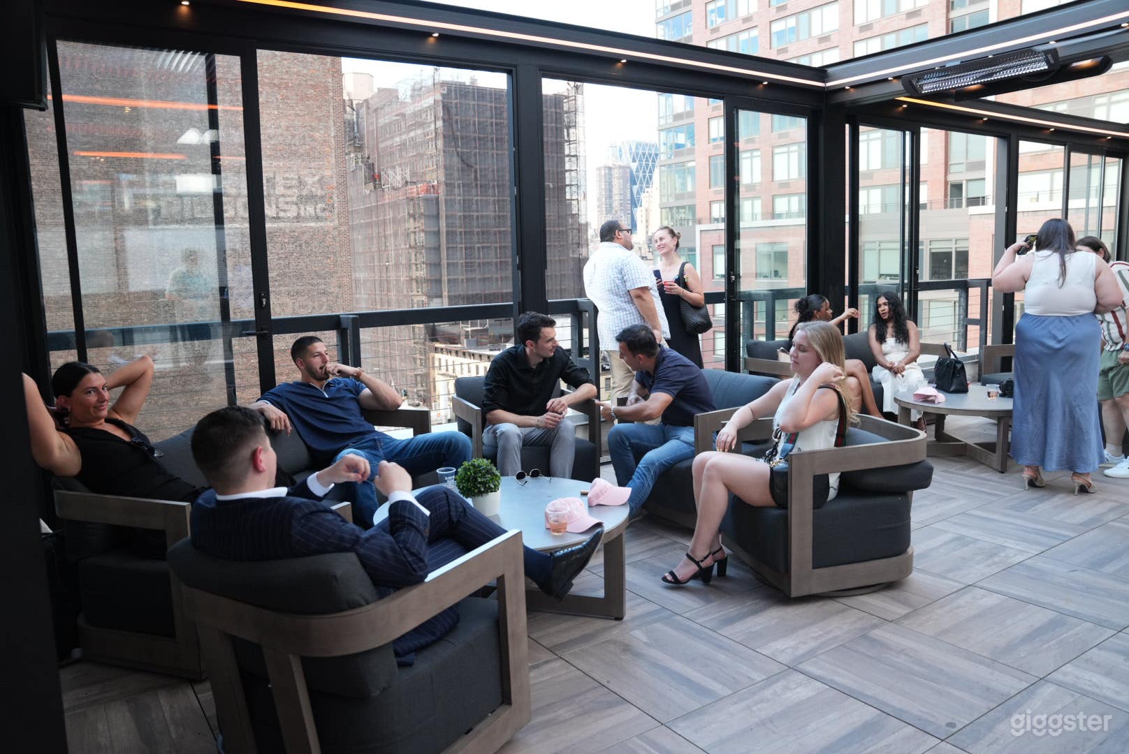 Rooftop Corporate event space (Retractable roof) Photo 2