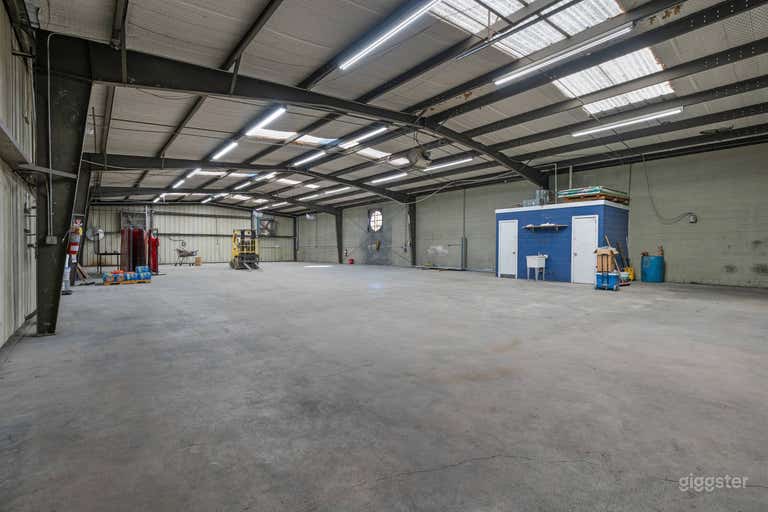  Raw Industrial Stage - 14' Ceilings - San Antonio 