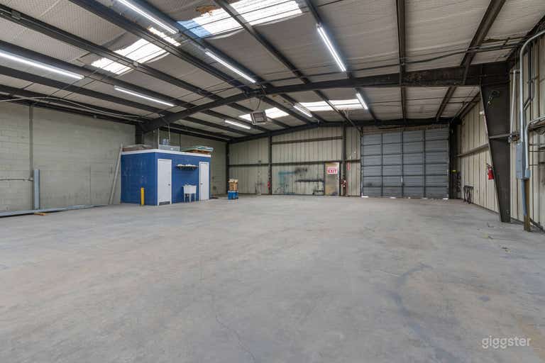  Raw Industrial Stage - 14' Ceilings - San Antonio 
