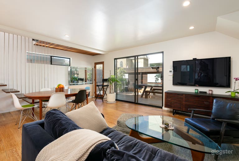  Spacious open floor plan: kitchen, living &amp; 12-seat dining. Outdoor convertible ping pong/dining for 16-set table for shoots or crew breaks. 