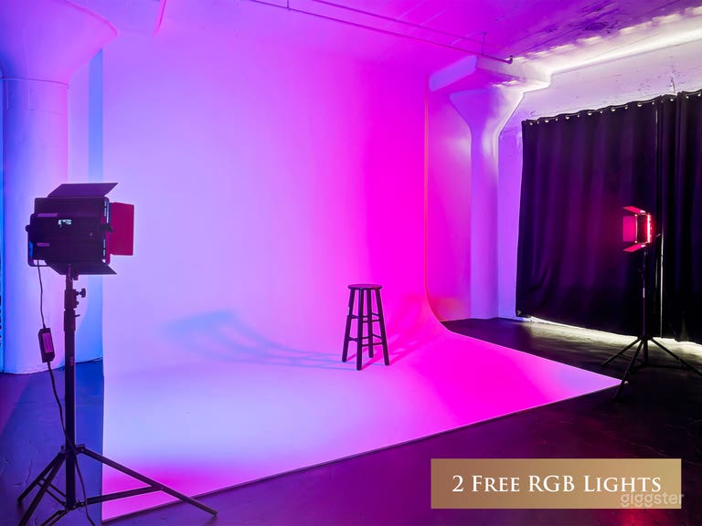  503: Natural Light Cyc Wall Studio + FREE LIGHTING 