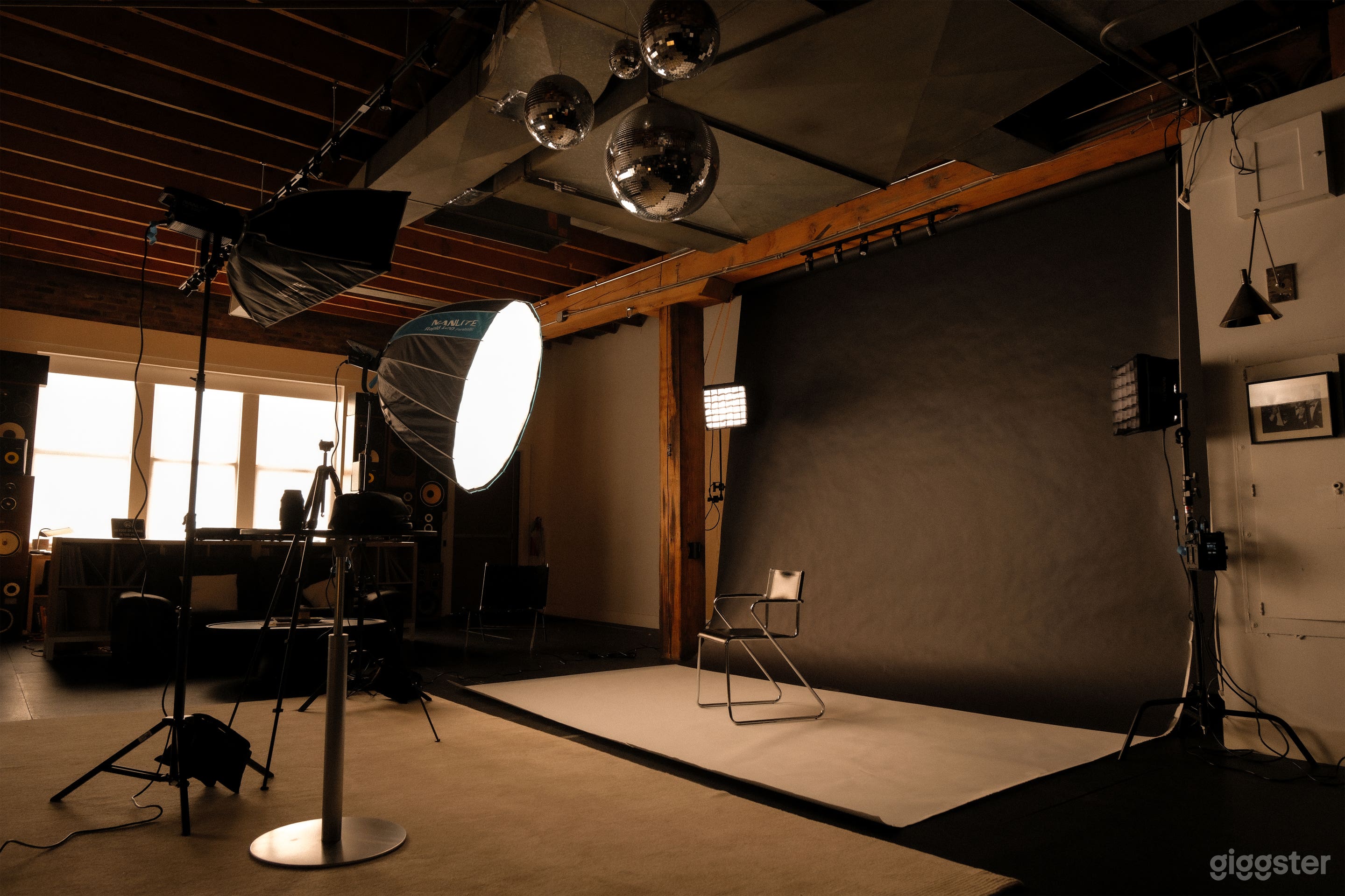 Lincoln Park Photo Studio Loft Photo 1