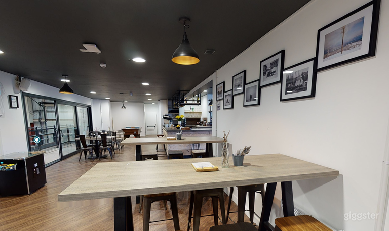  Modern Industrial Bar/Restaurant in Manchester 