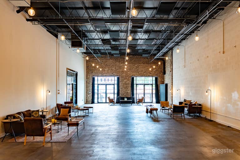  42 West | The Gallery Location Premium Tela Bianca, nessun Minimo F&B 