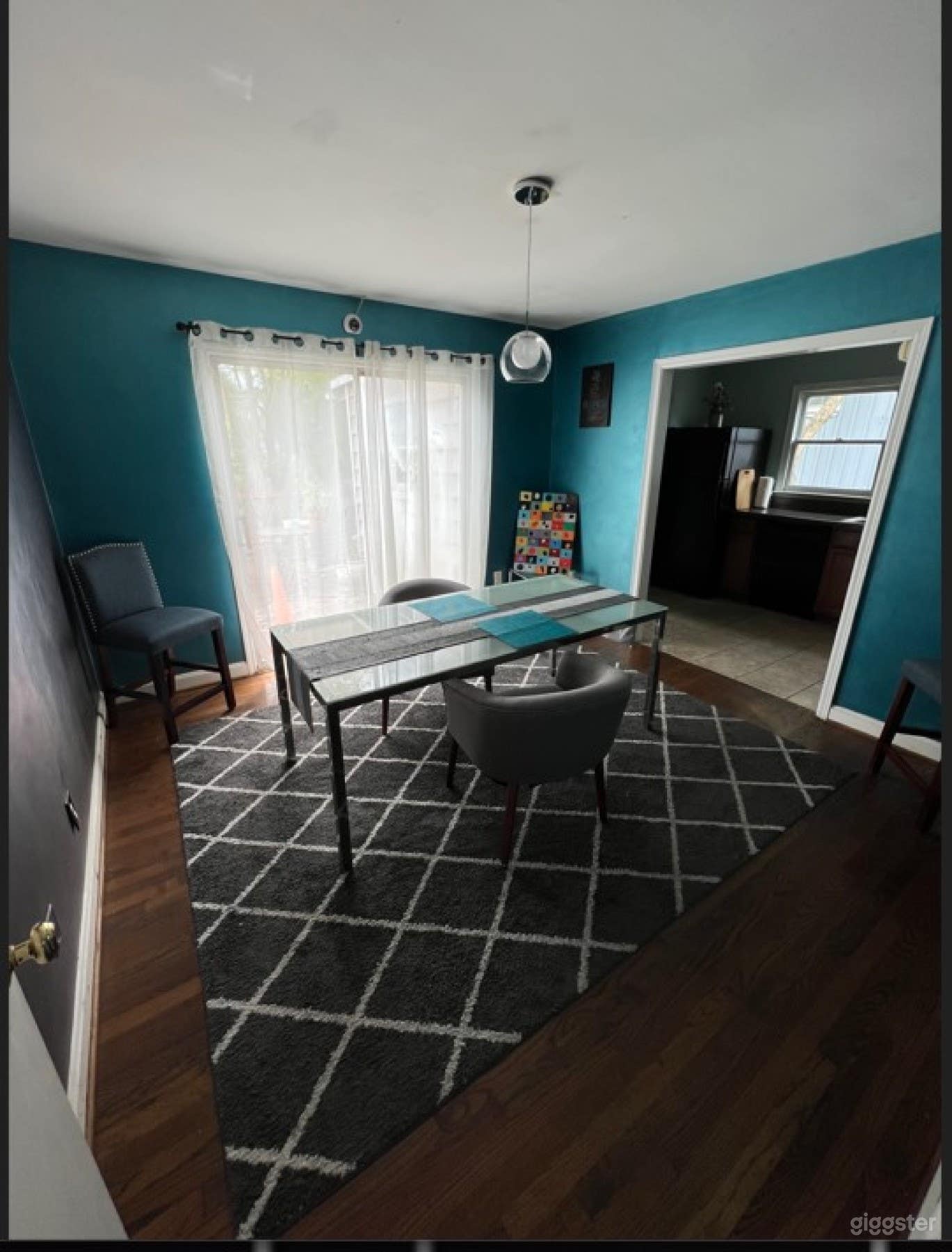 Dining Area For Film, Photoshoot And Production Photo 3