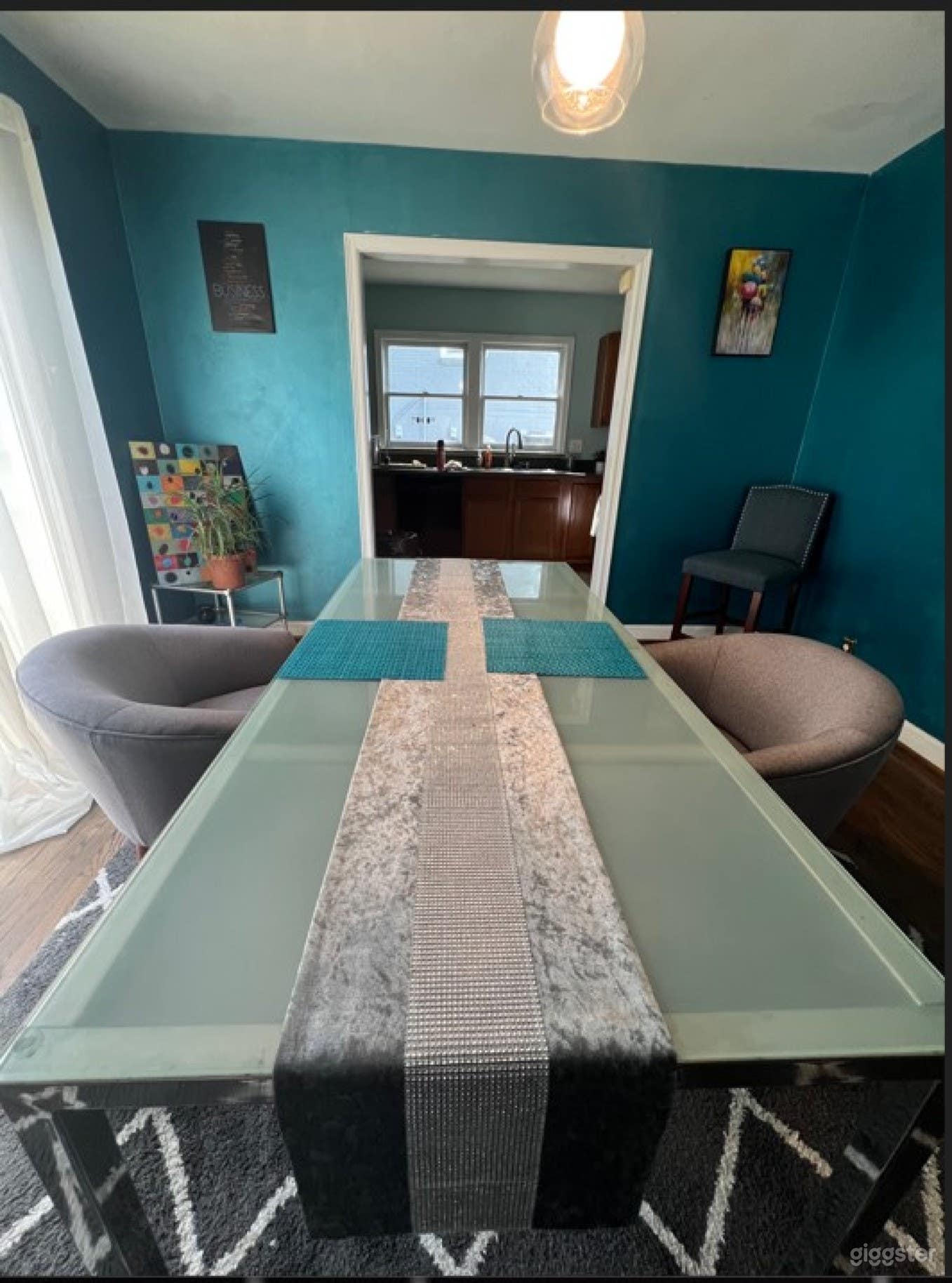 Dining Area For Film, Photoshoot And Production Photo 2