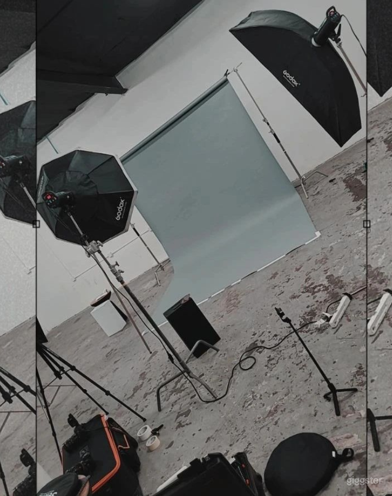 Large Photography &amp; Filming Studio in the heart of South Bay Photo 4
