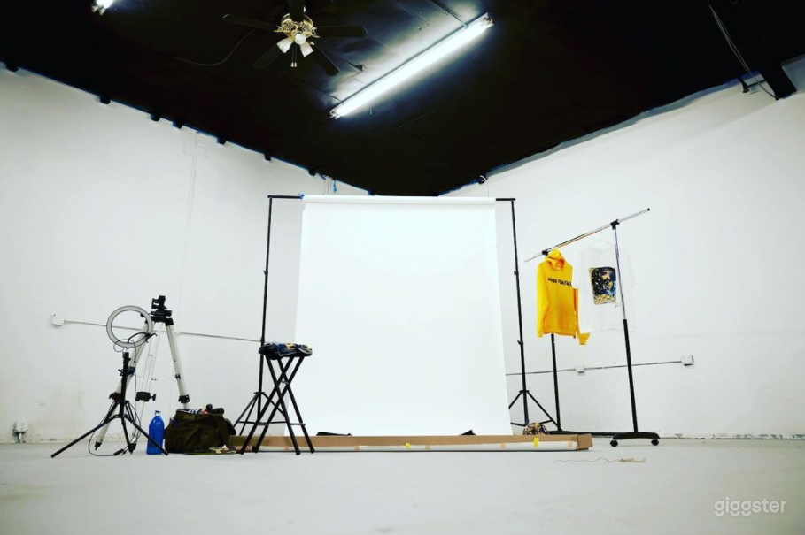 Large Photography &amp; Filming Studio in the heart of South Bay Photo 3