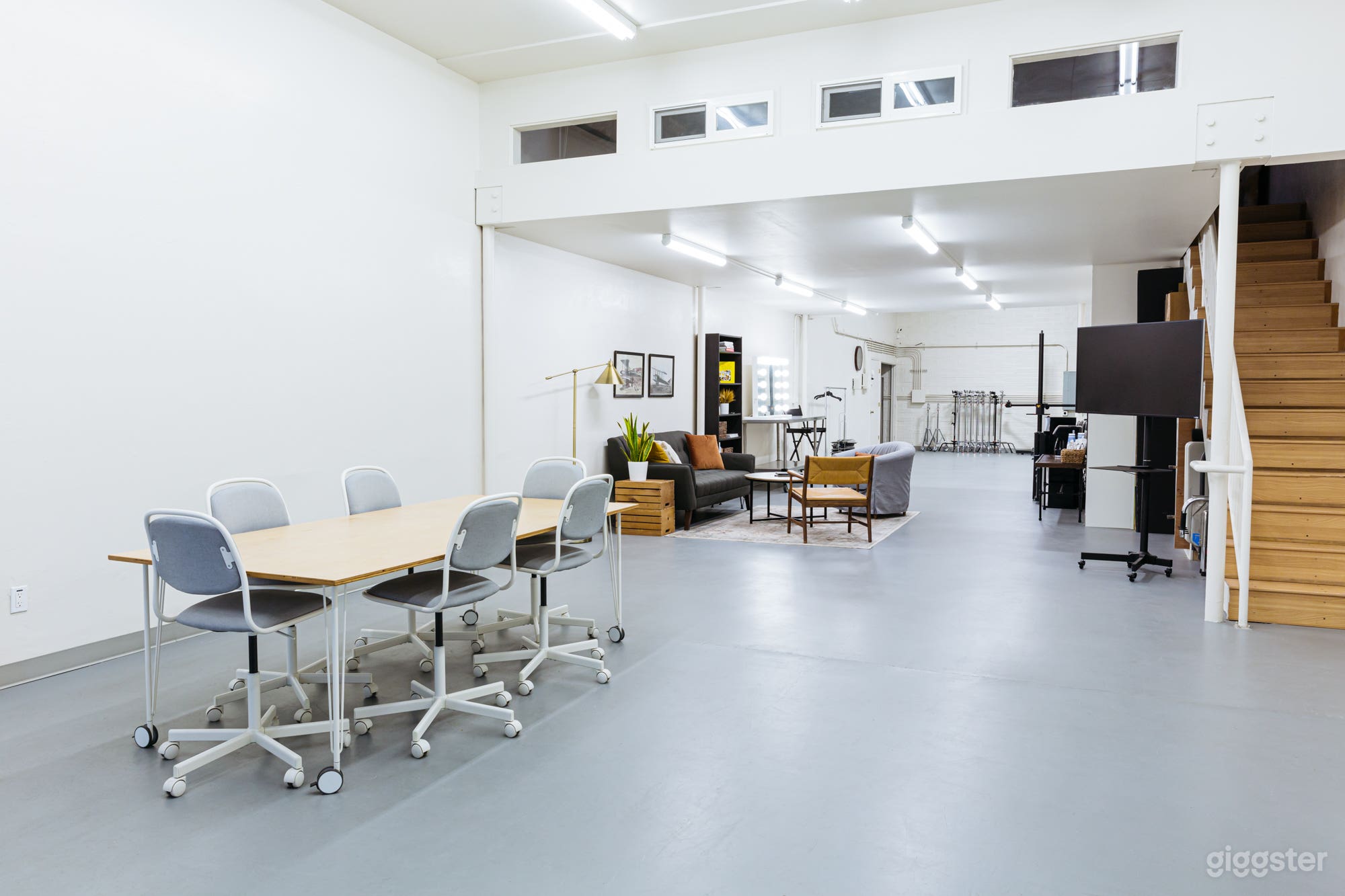 OVERVIEW: 1800 square feet of open concept space for all of your production needs.
