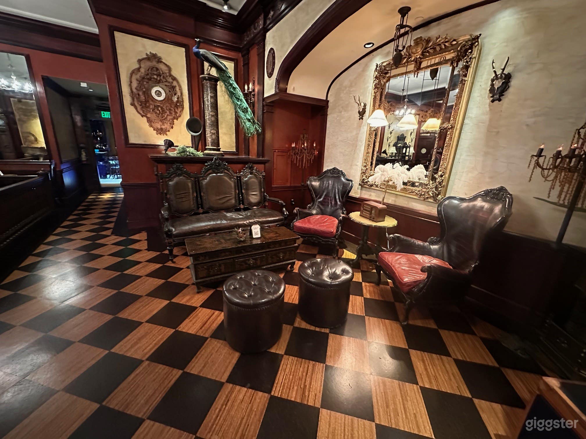 The Noire Lobby Photo 4