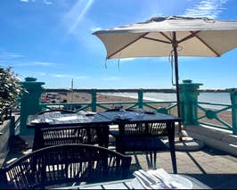  Riddle and Finns - The Beach 