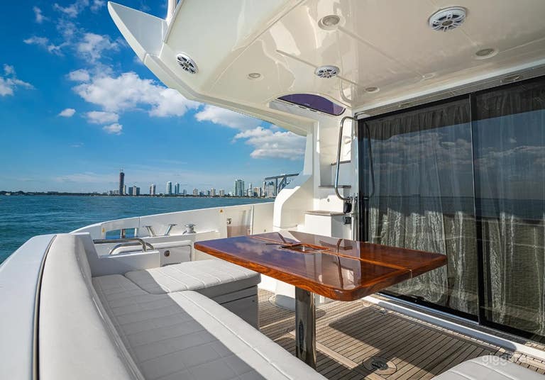  Azimut 54′ Yacht - Spacious Italian Masterpiece 