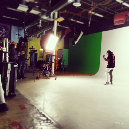 Stimulating Professional Studio in Richmond Photo 3