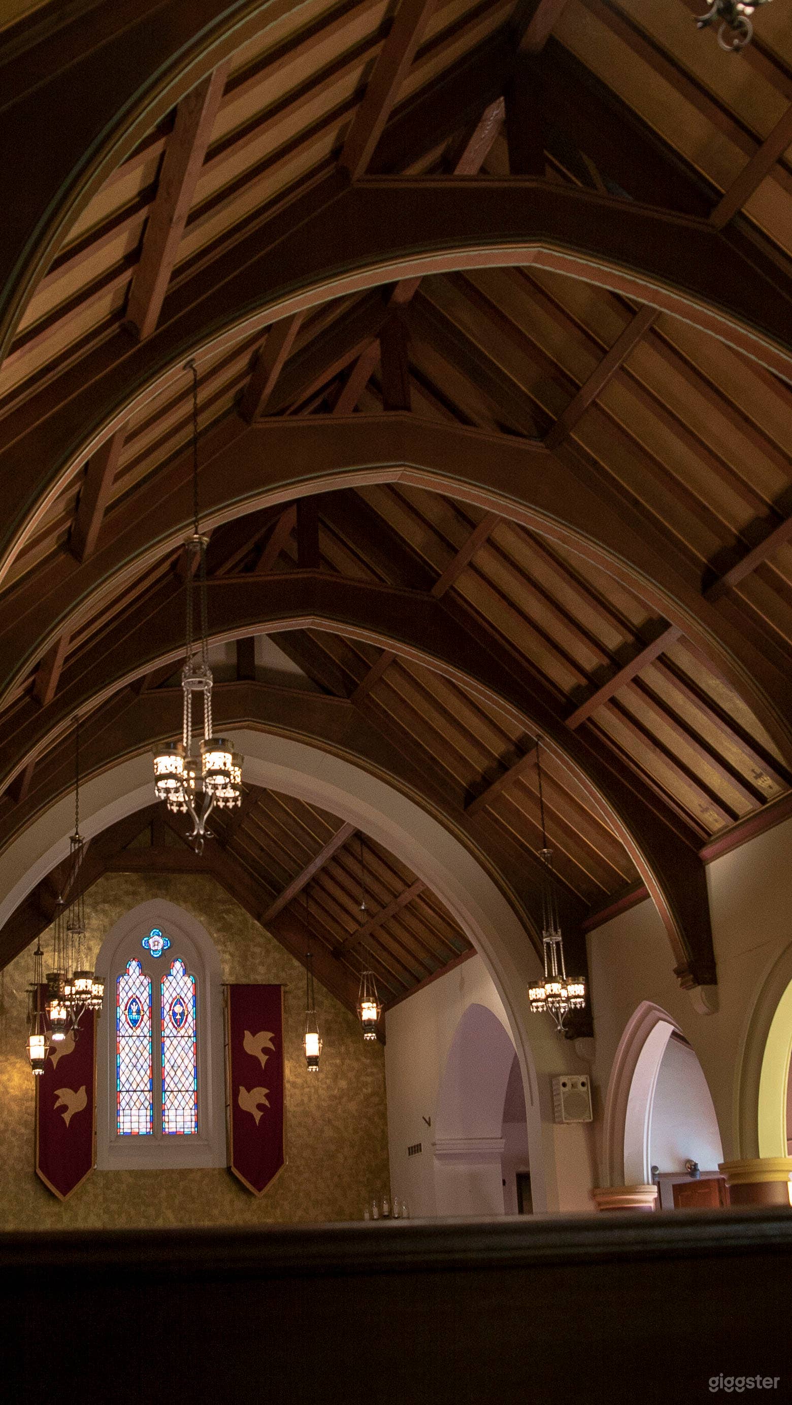 Gorgeous Chapel - Hollywood Photo 3