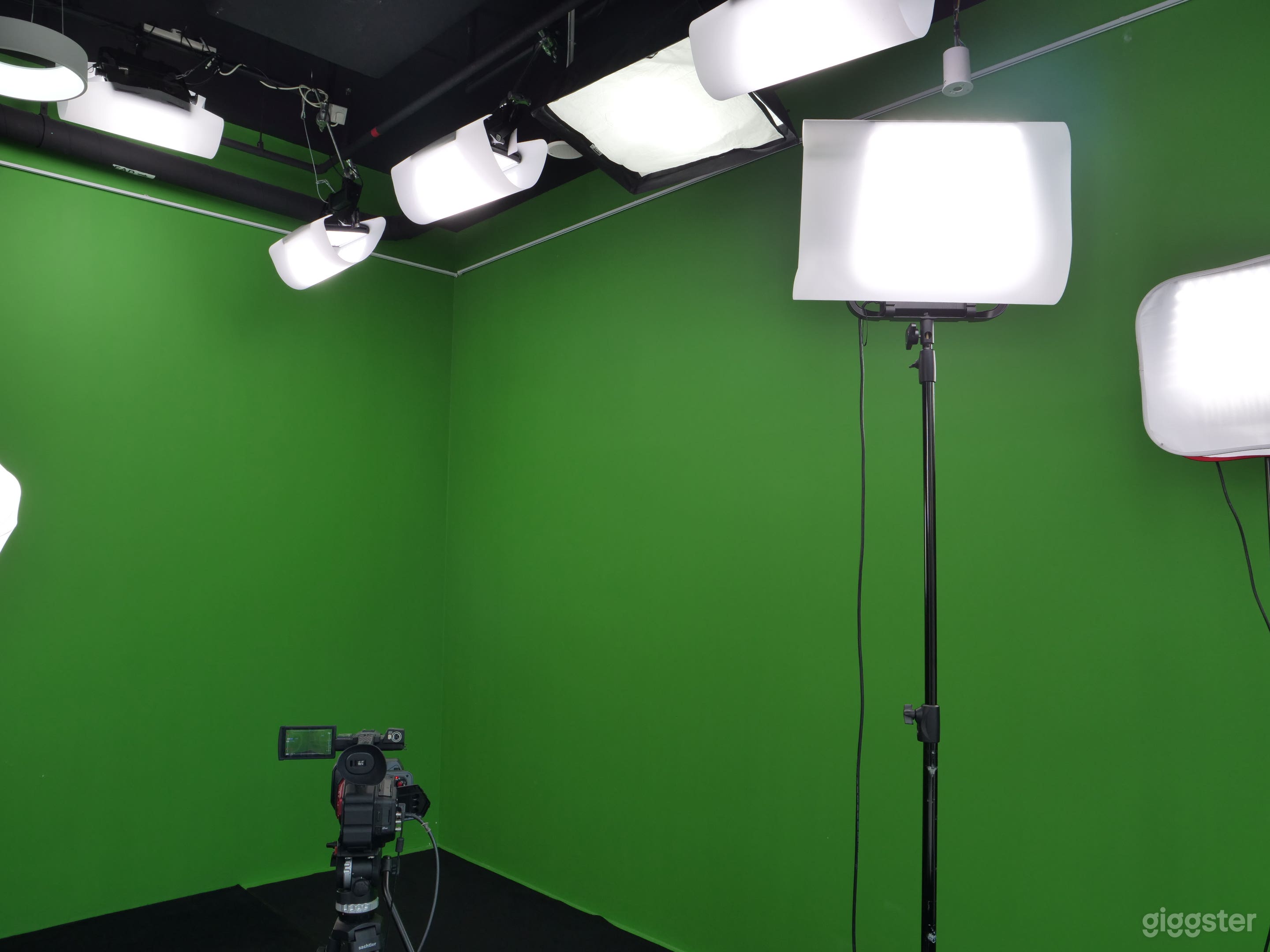 Green screen for production