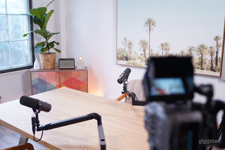  Premium Podcast Studio in Yaletown 