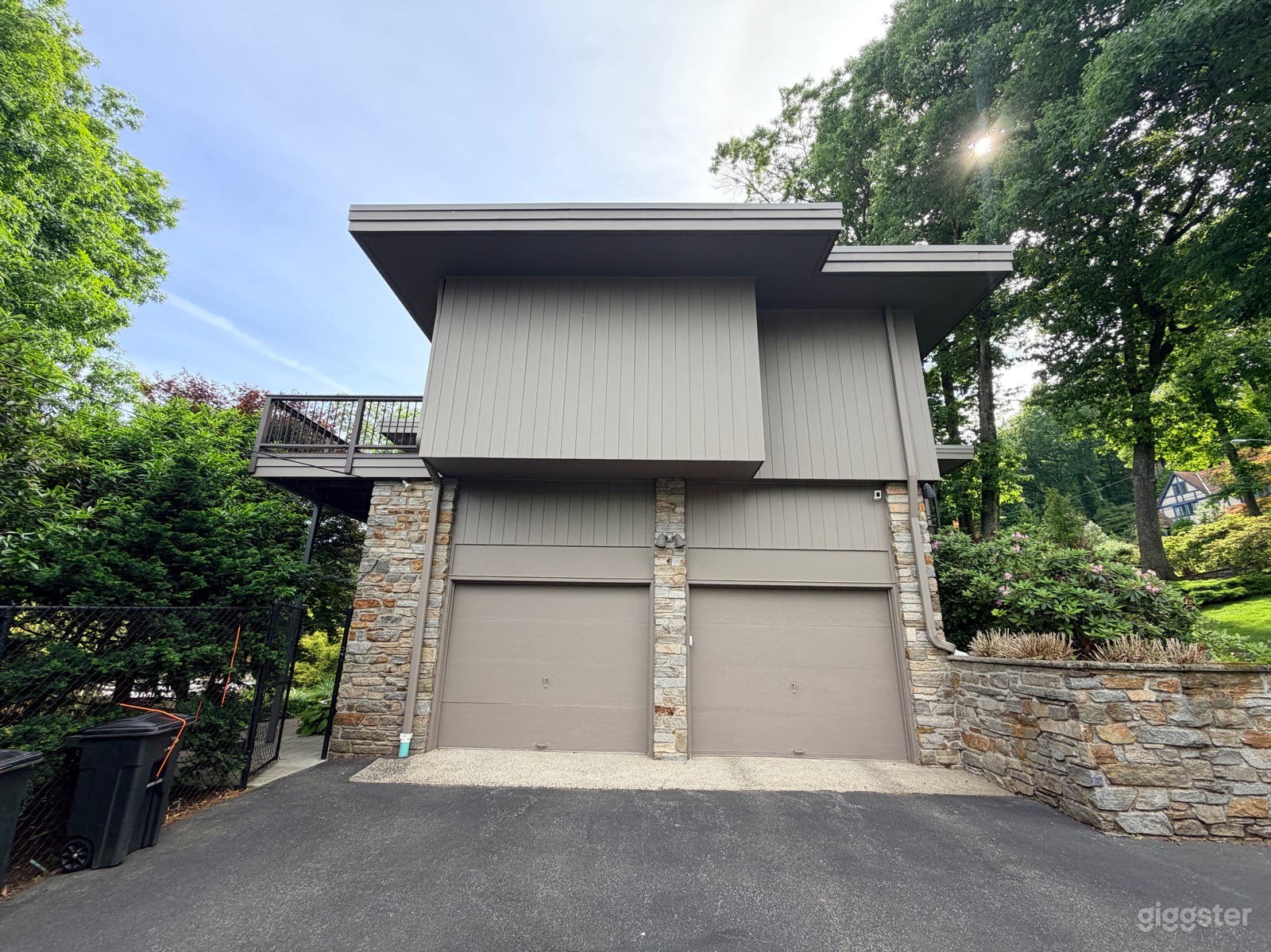 Stylish, Montclair Mid-Century Modern home with pool! Photo 2