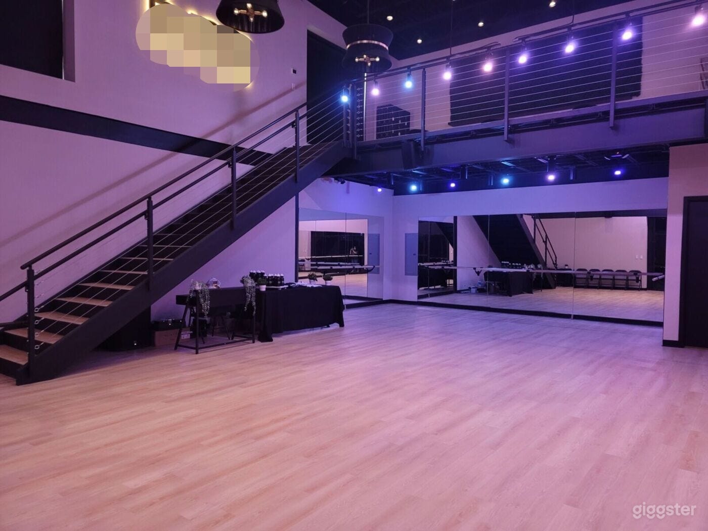 Chic &amp; Boutique-Style Dance Studio in the Heights Photo 3