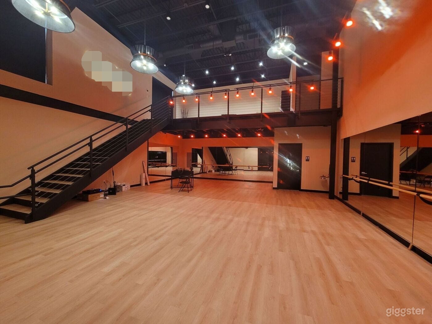 Chic &amp; Boutique-Style Dance Studio in the Heights Photo 1