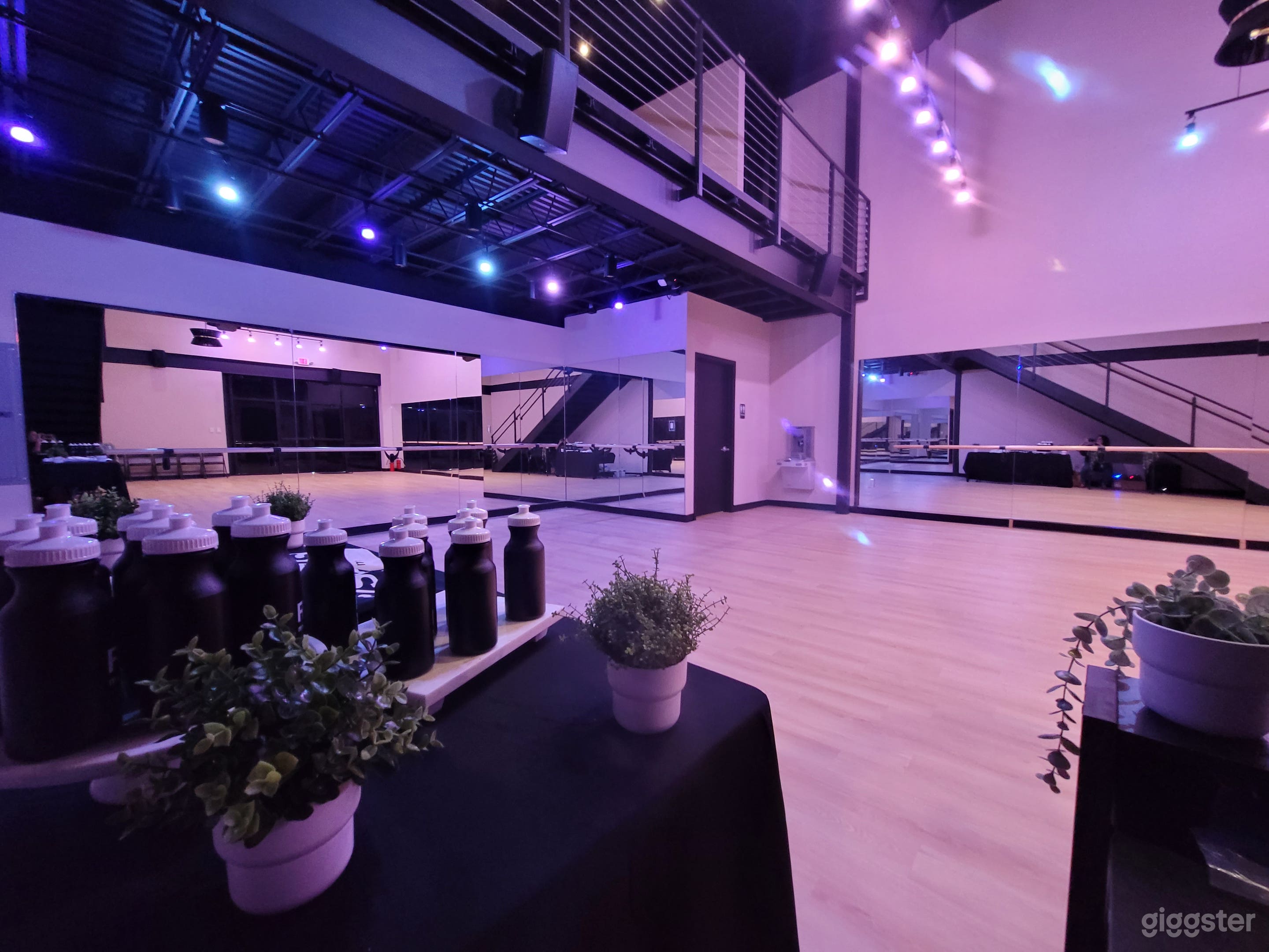 Chic &amp; Boutique-Style Dance Studio in the Heights Photo 2