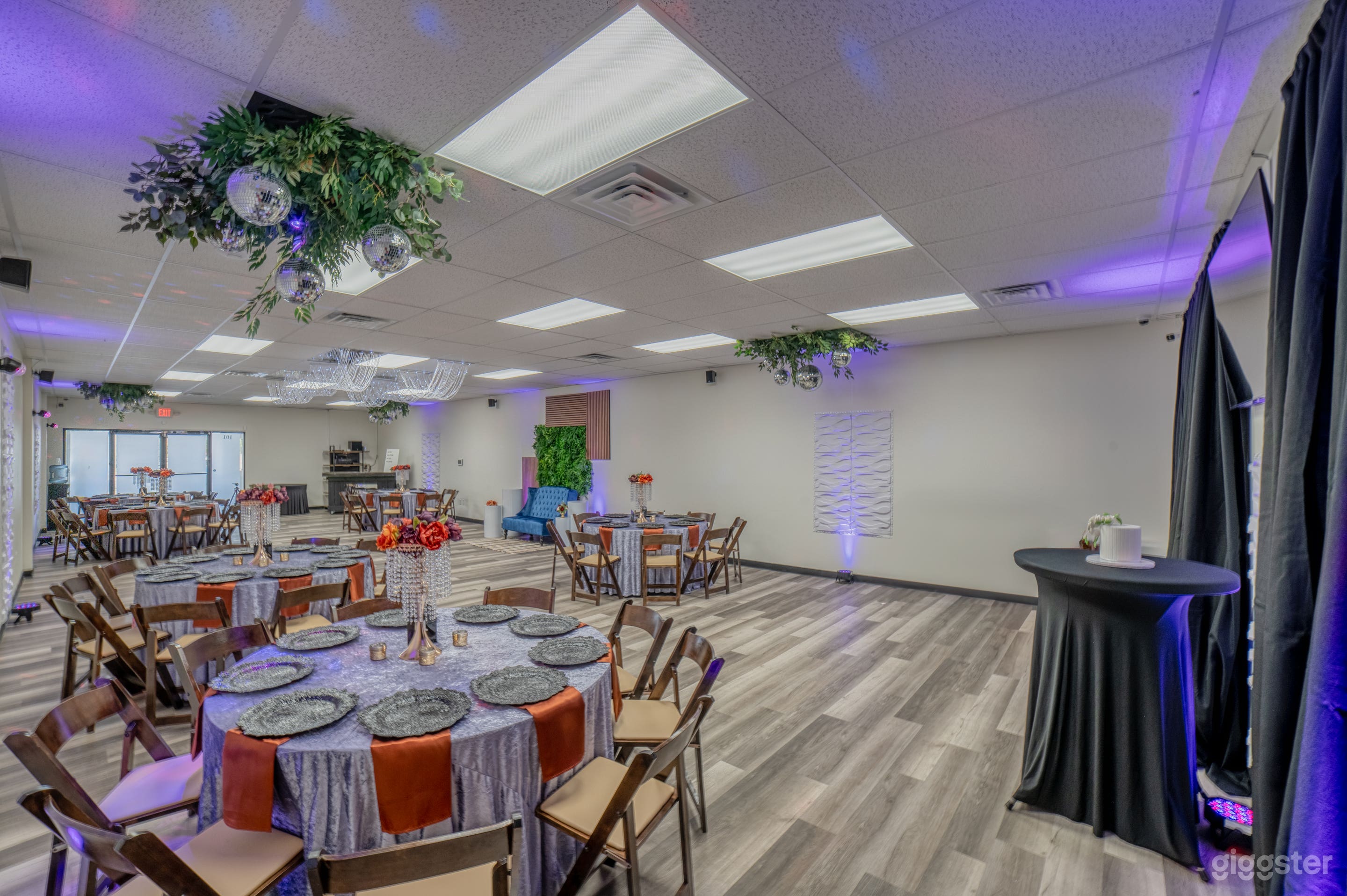 The Sky Room- Urban Meets Rustic Chic Photo 4