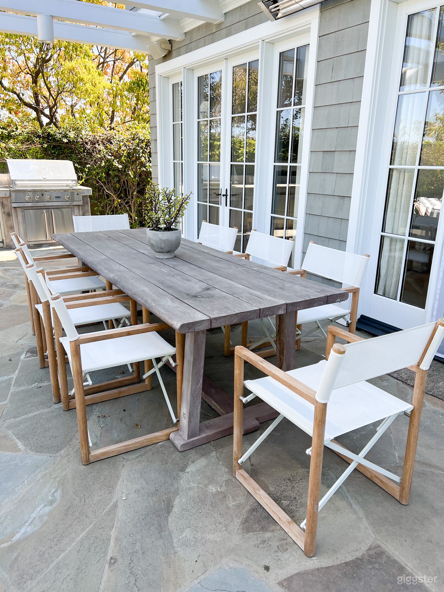 Bright Cape Cod Home  Photo 4