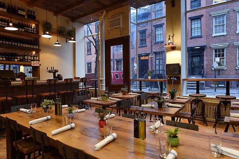  Beautiful French Wine Bar & Restaurant 