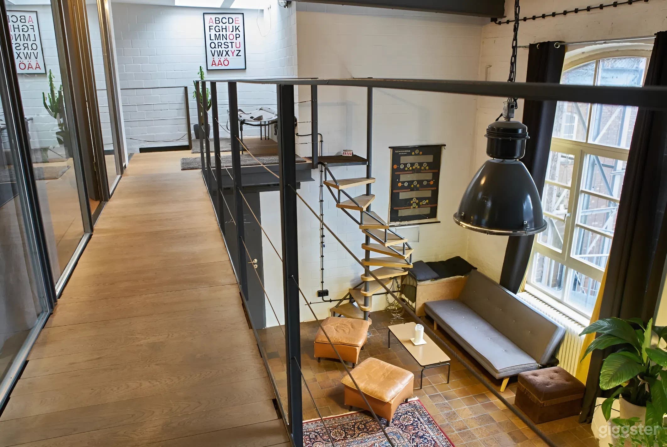 Industrielo​​ft mit Dachterrasse & Stadtblick in Berlin Foto 3