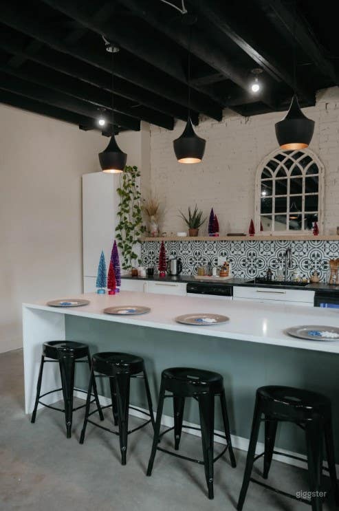  Content Friendly Kitchen 