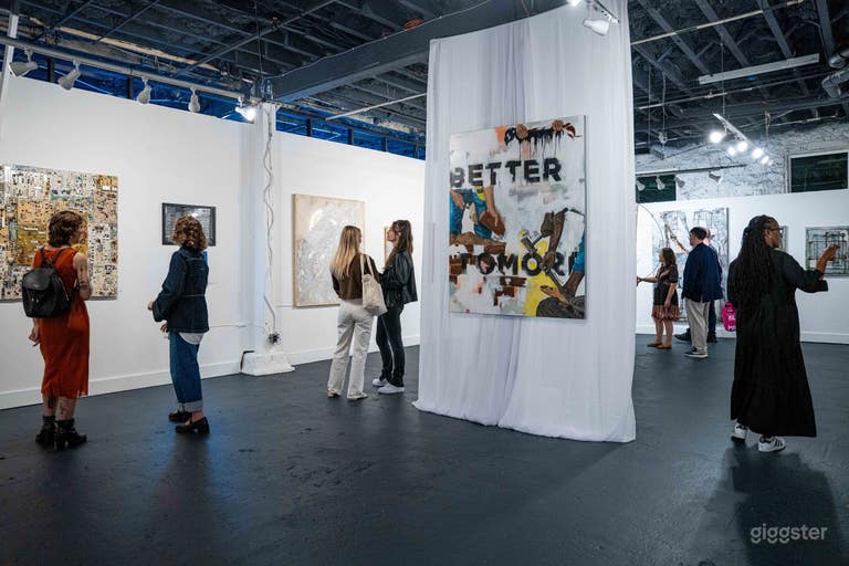  Our main 850 SF Art Gallery A is perfect for multi-day exhibitions and gatherings. 