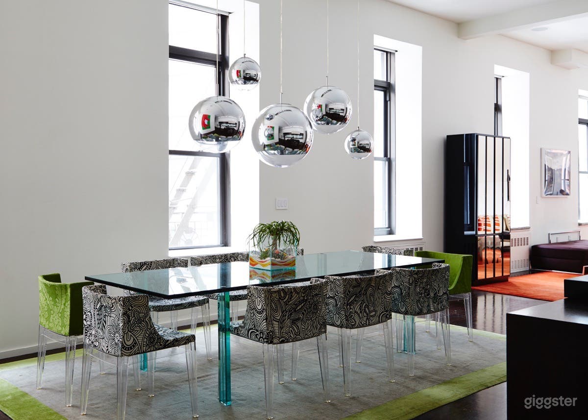 Modern Apartment With Red Interior Accents Photo 2