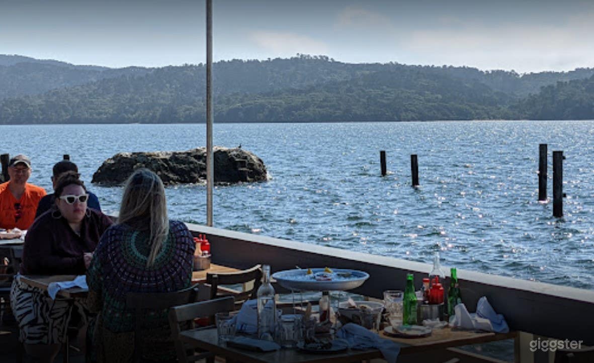 Outdoor Dining with a Picturesque View in Marshall Photo 4