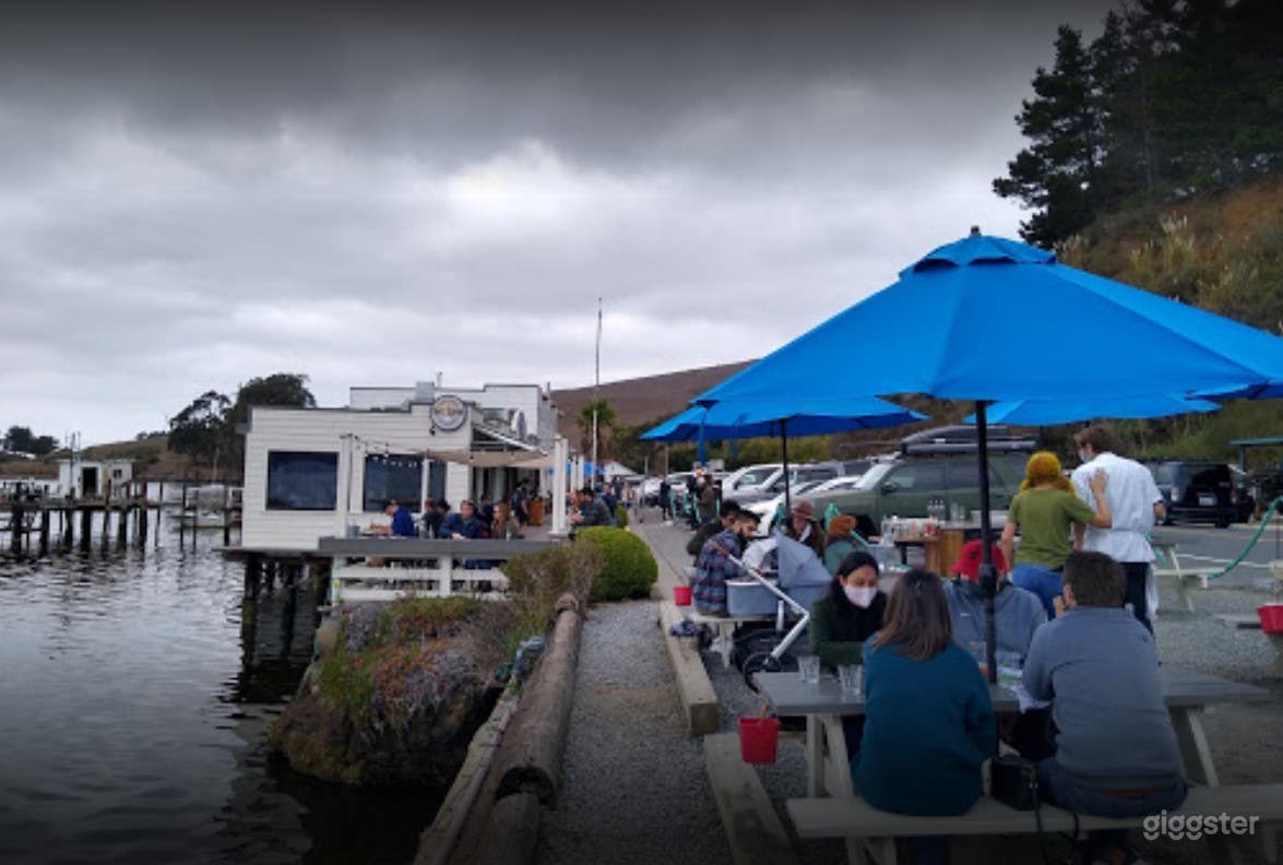Outdoor Dining with a Picturesque View in Marshall Photo 3