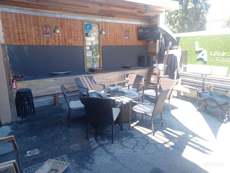  Out Door Patio, Fire Pit,
Smoke friendly 