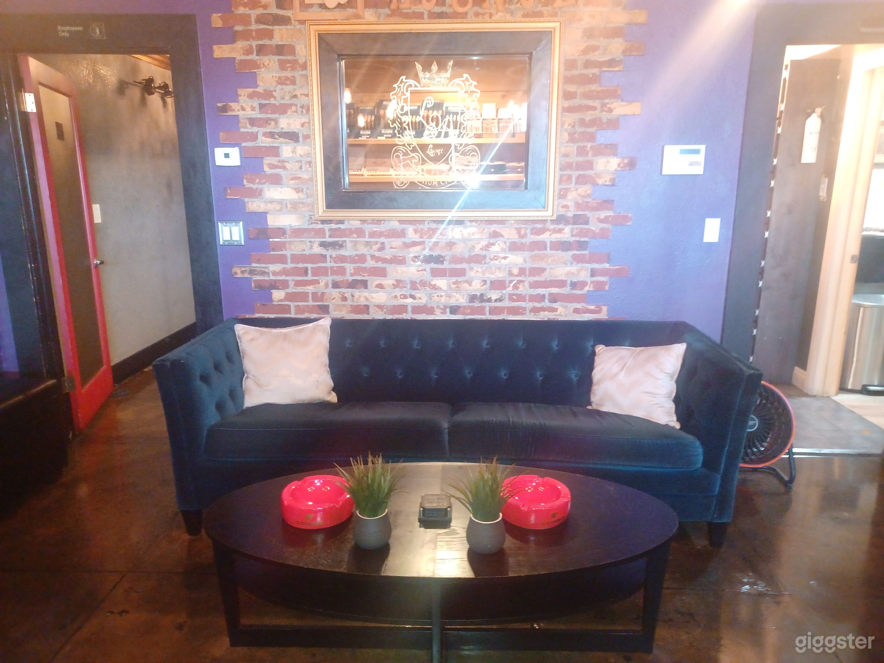 Comfortable and quiet  lobby area, perfect for Zoom meetings, relaxation, filming