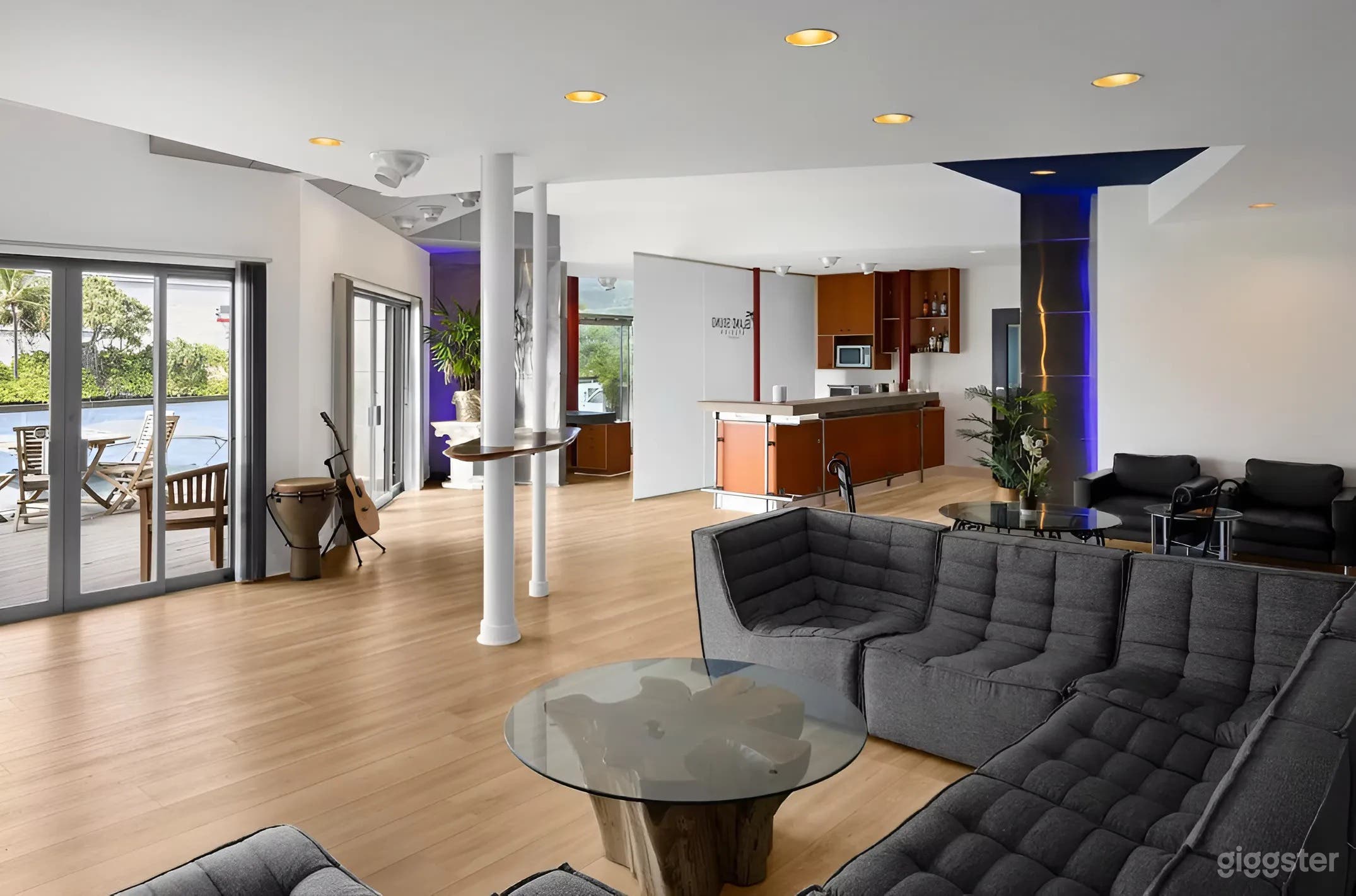 The Lounge – Hawaii’s Most Intimate Live Music Venue Photo 2