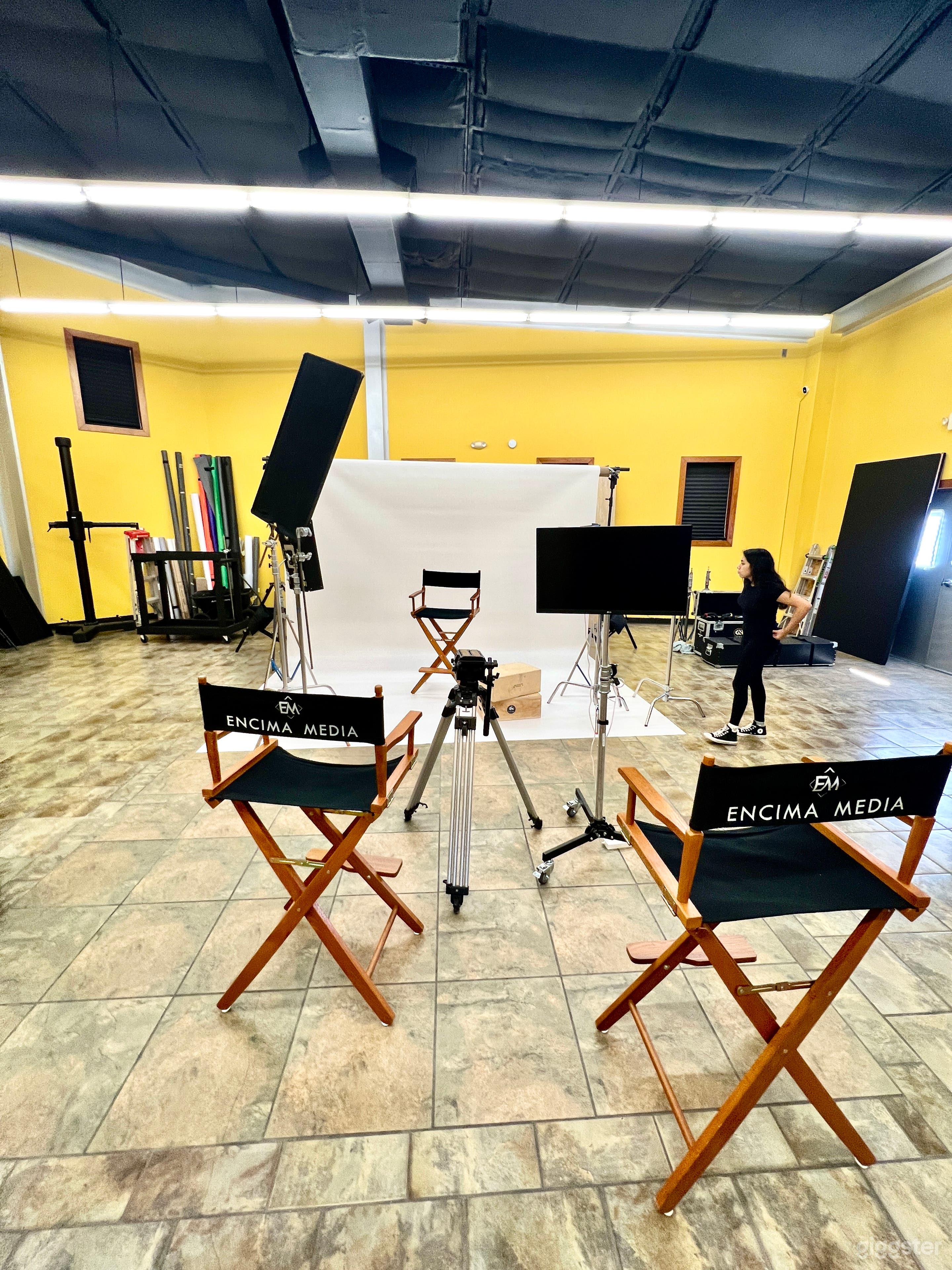 12x25 White Cyc Wall