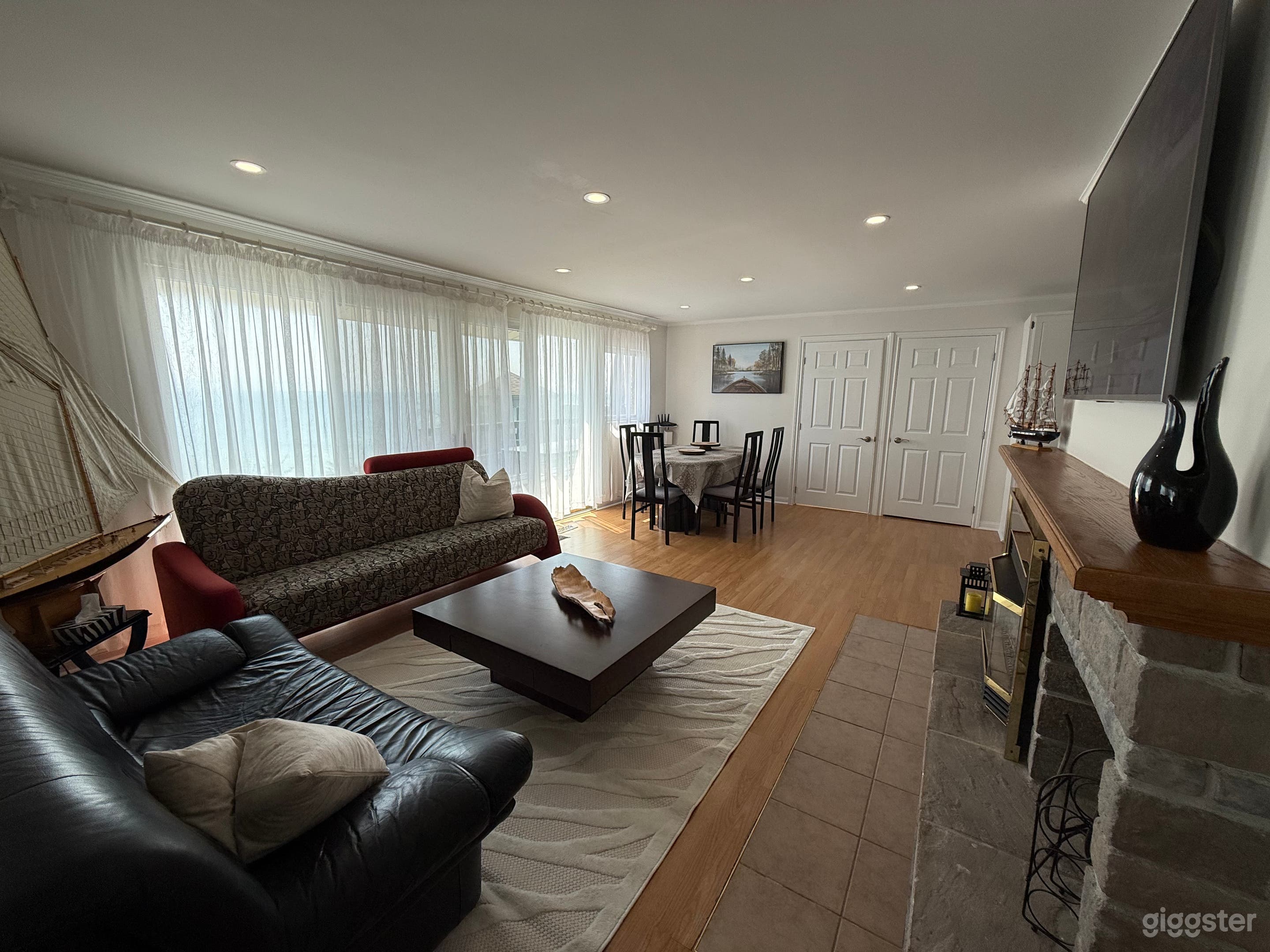 Beautiful Endless Lake Simcoe Waterfront Cottage Photo 2