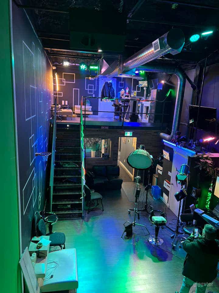 Lively Event Space in Toronto Photo 4