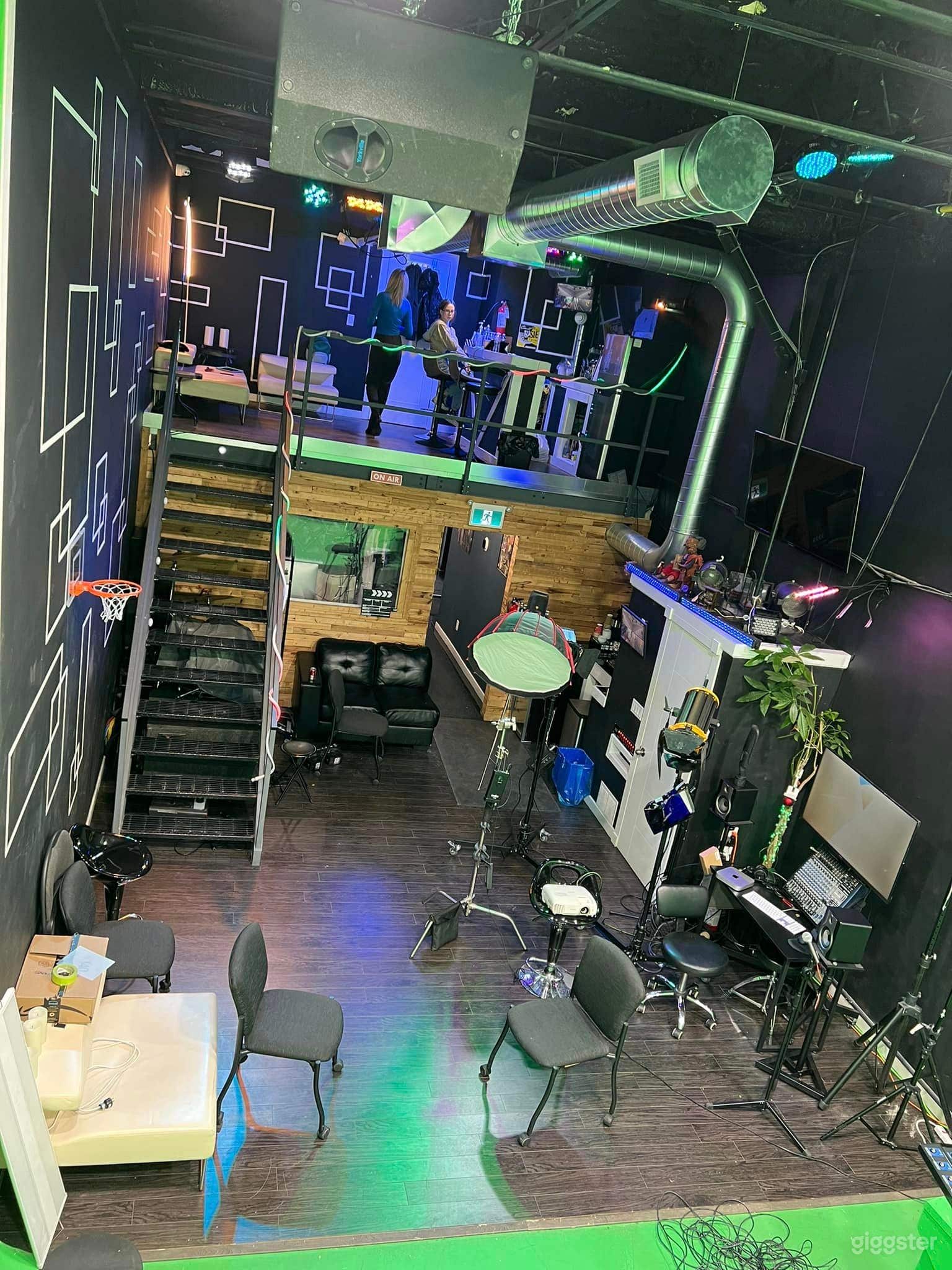 Lively Event Space in Toronto Photo 2