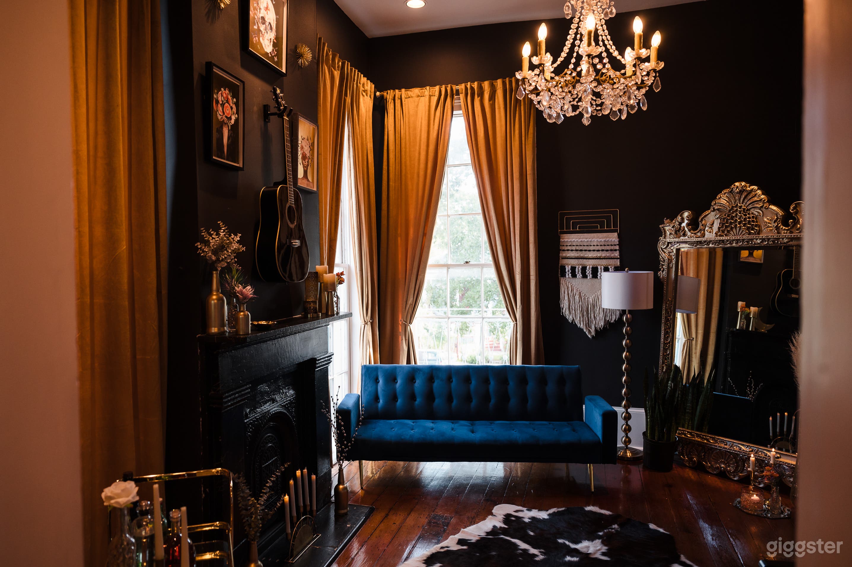 Gorgeous Historic Mansion Studio (Entire Property) Photo 2