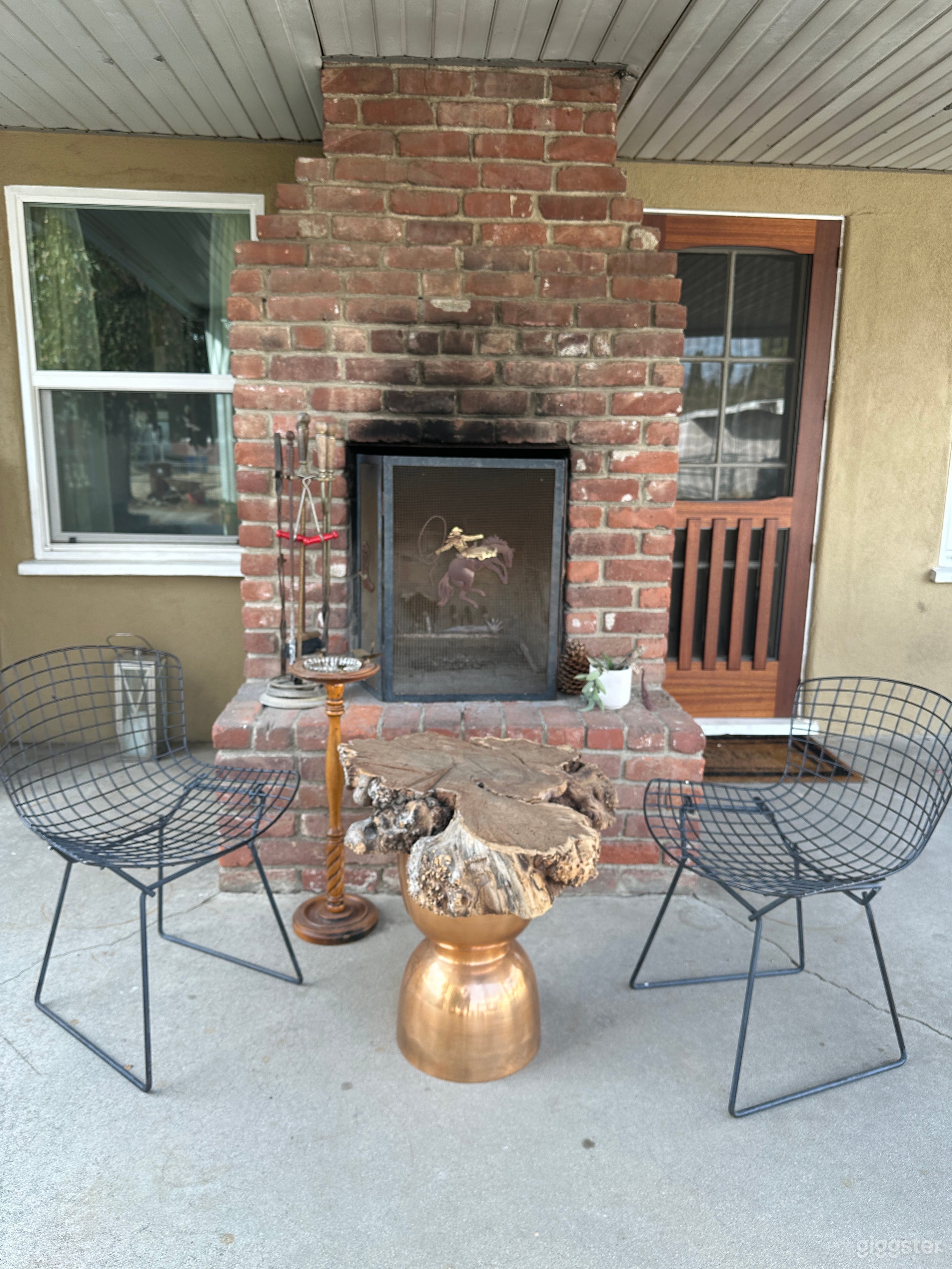 1940’s Ranchette Stables with Mid Century Decor Photo 1
