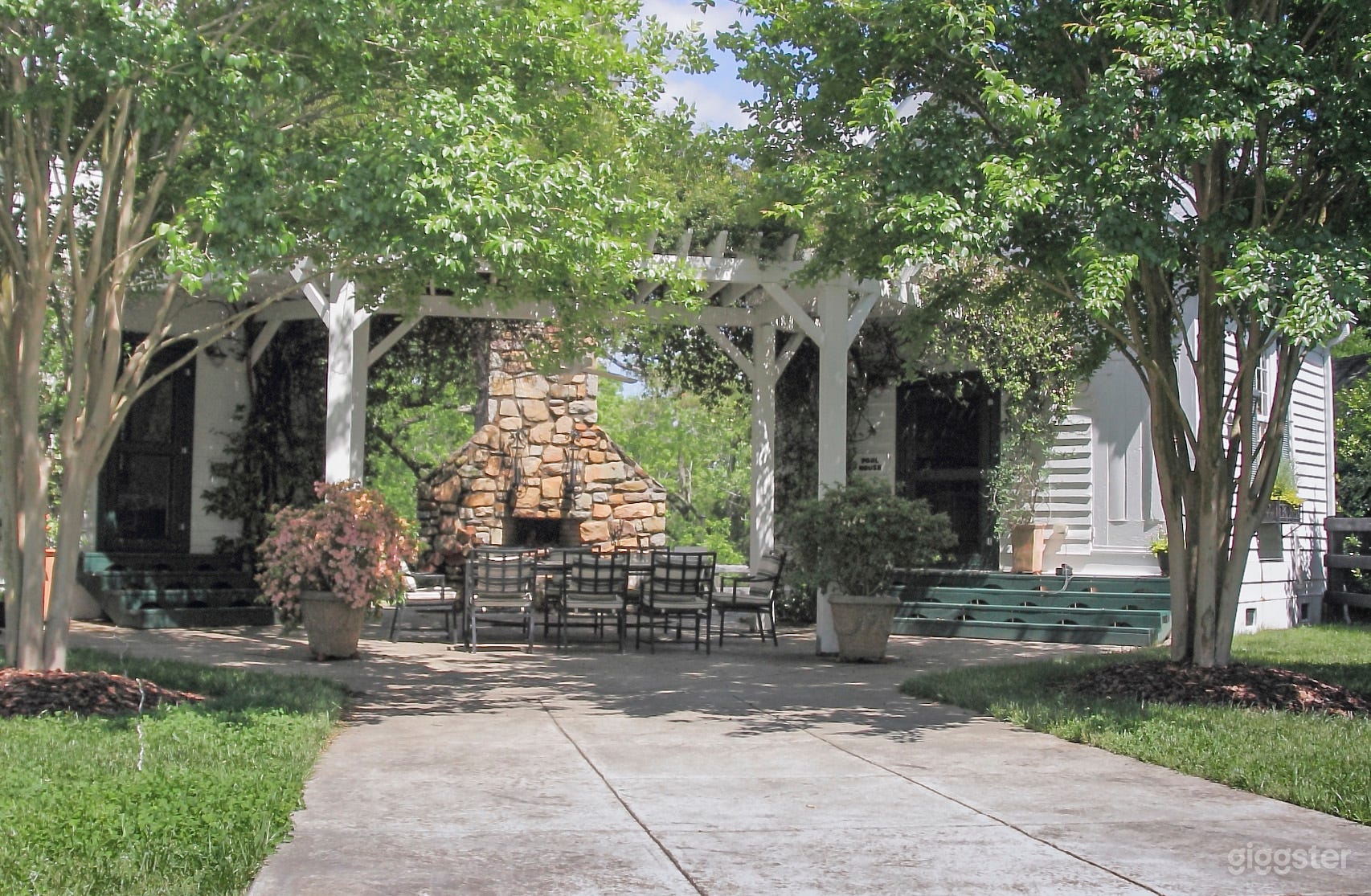 Southern Historical Estate Photo 4